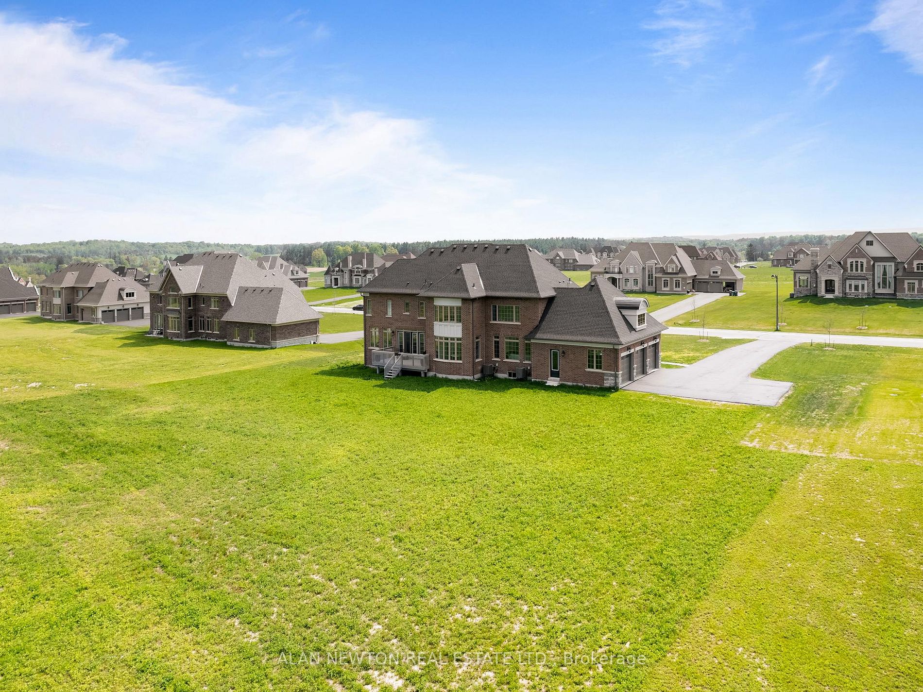 276 Amos Dr