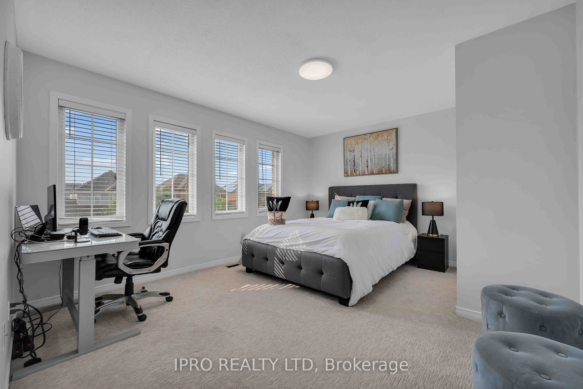 10 Milkweed Cres