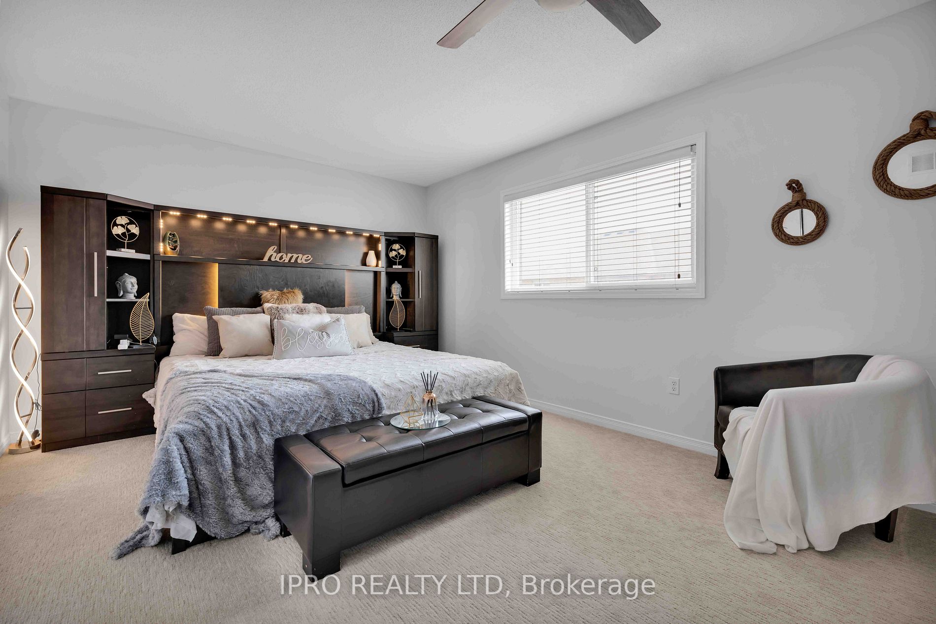 10 Milkweed Cres