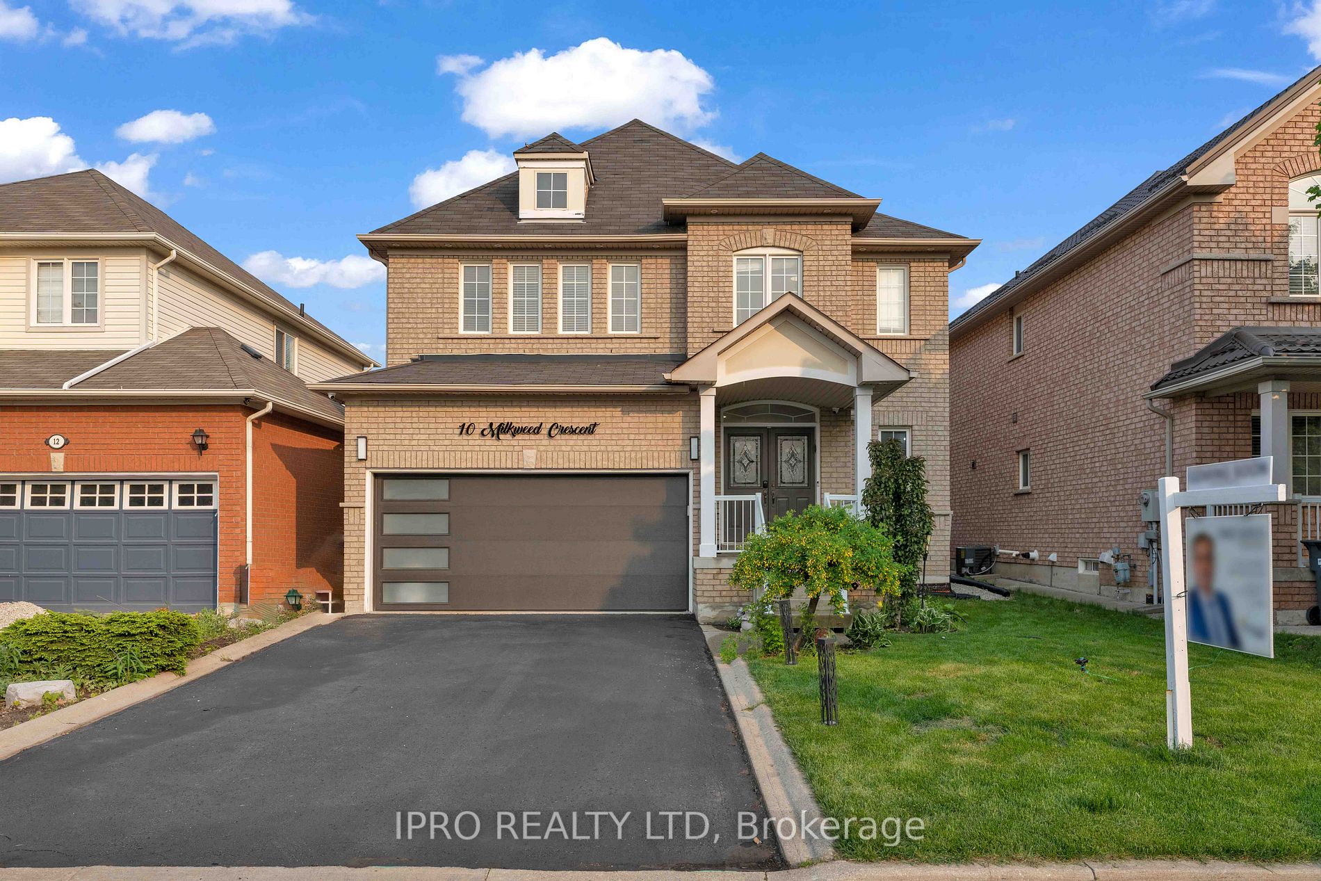 10 Milkweed Cres