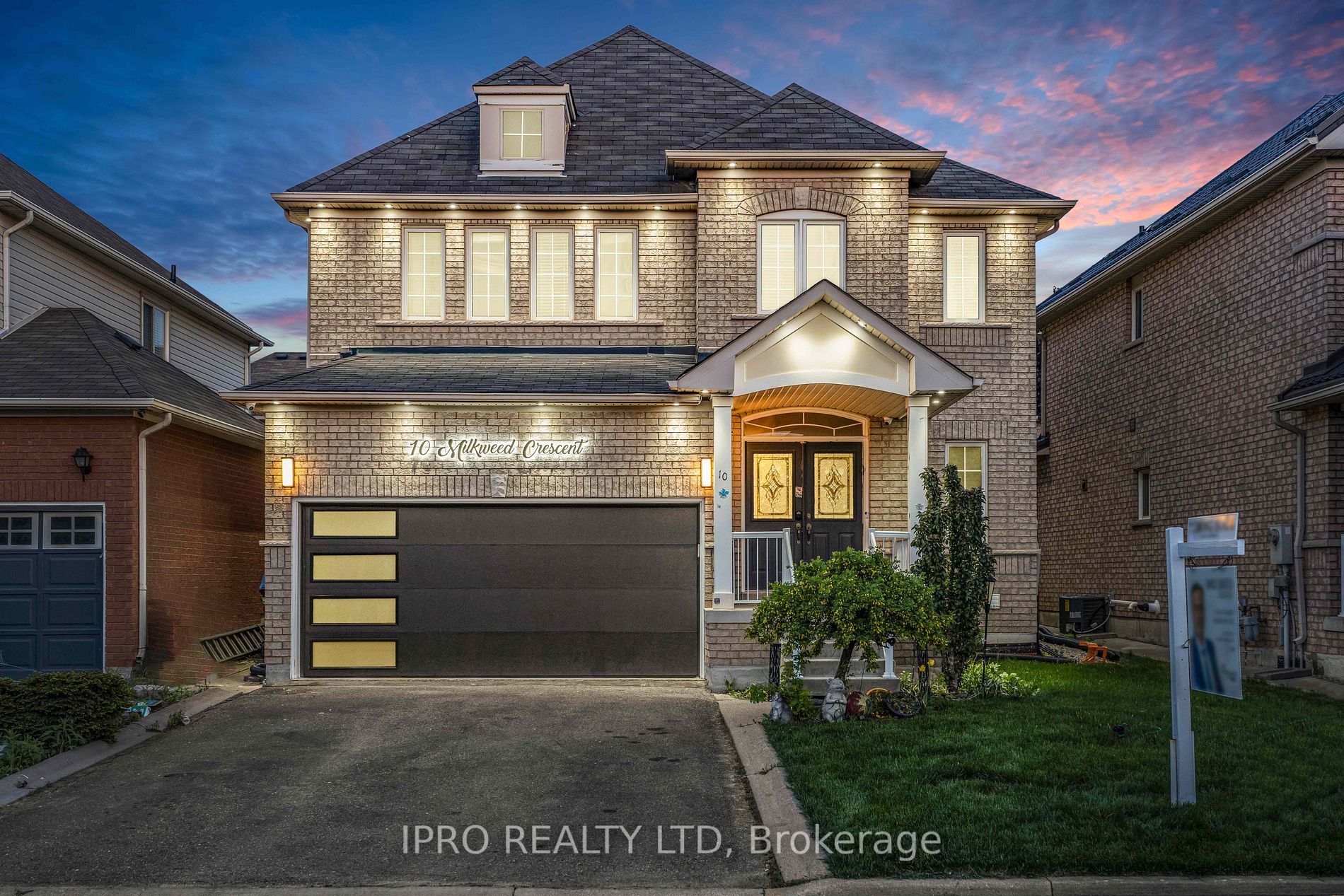 10 Milkweed Cres