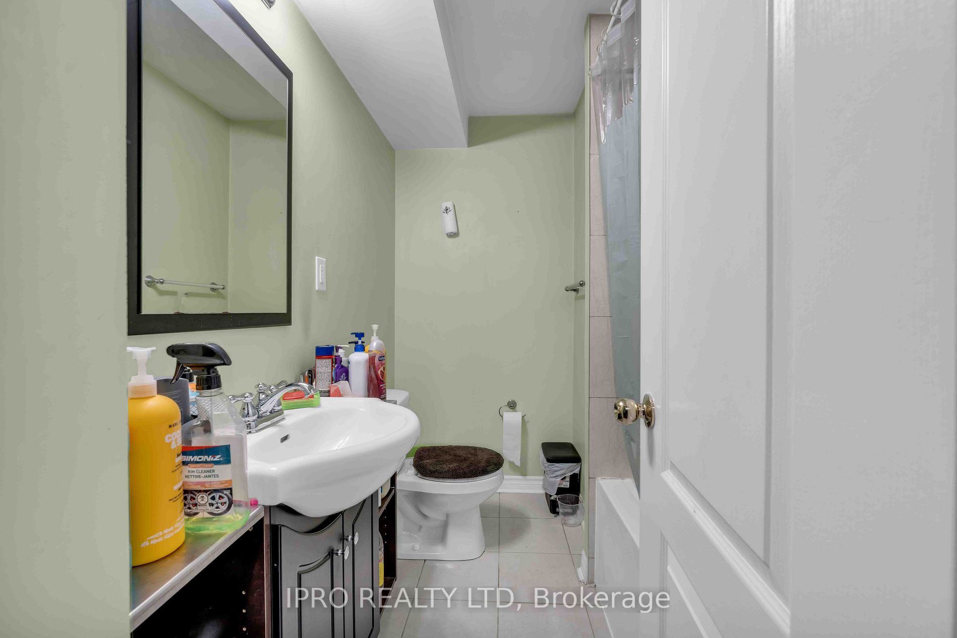 10 Milkweed Cres
