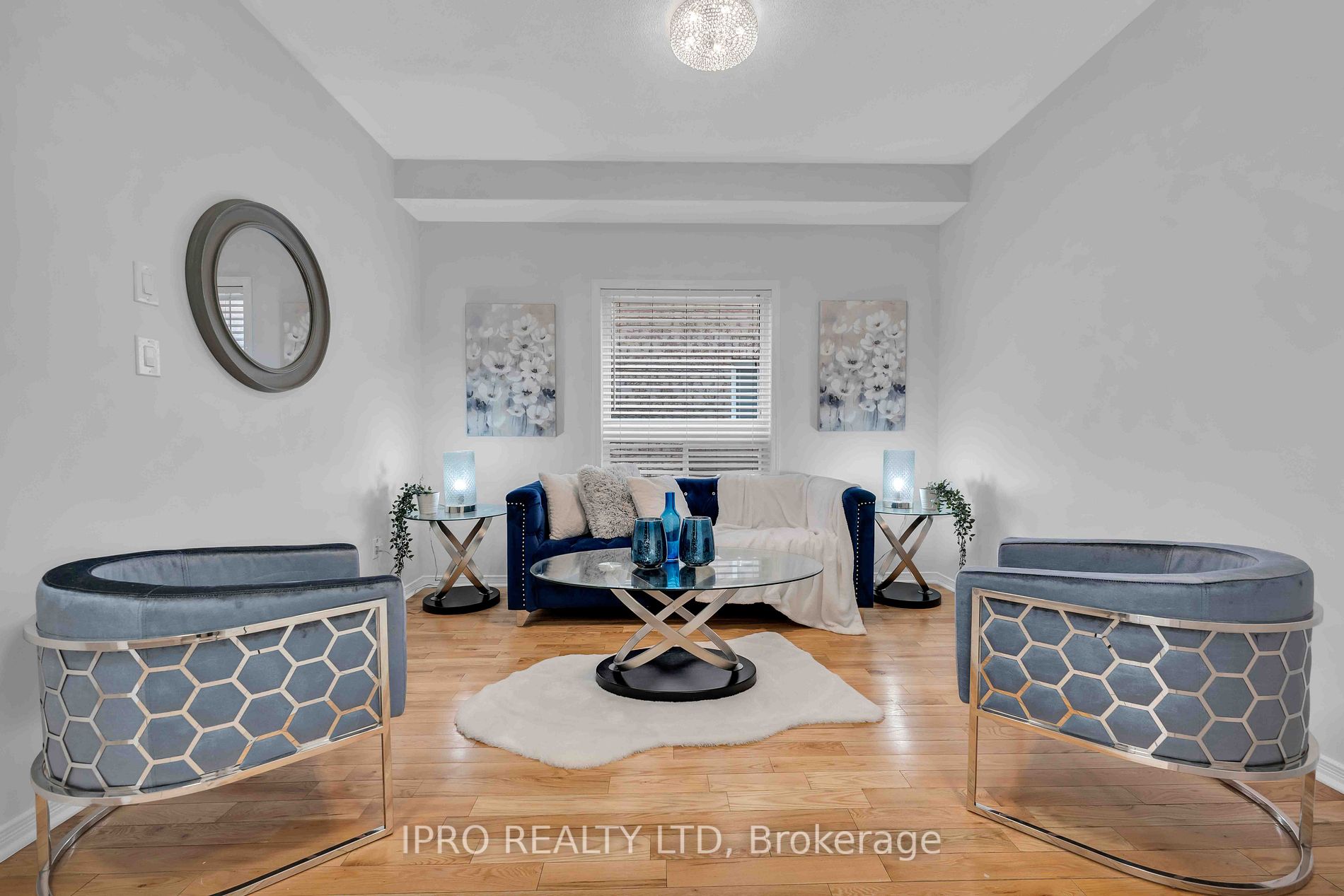 10 Milkweed Cres