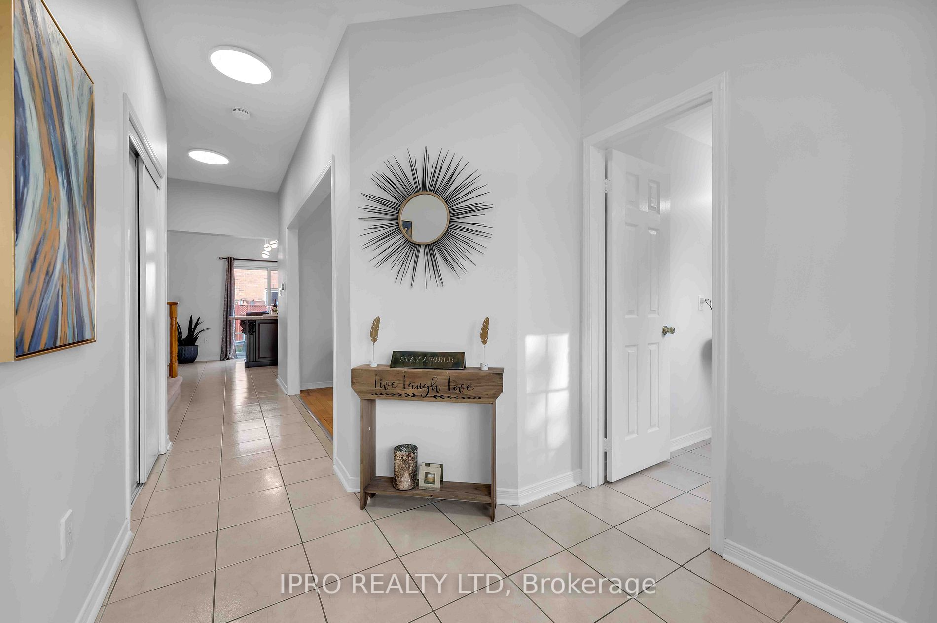 10 Milkweed Cres