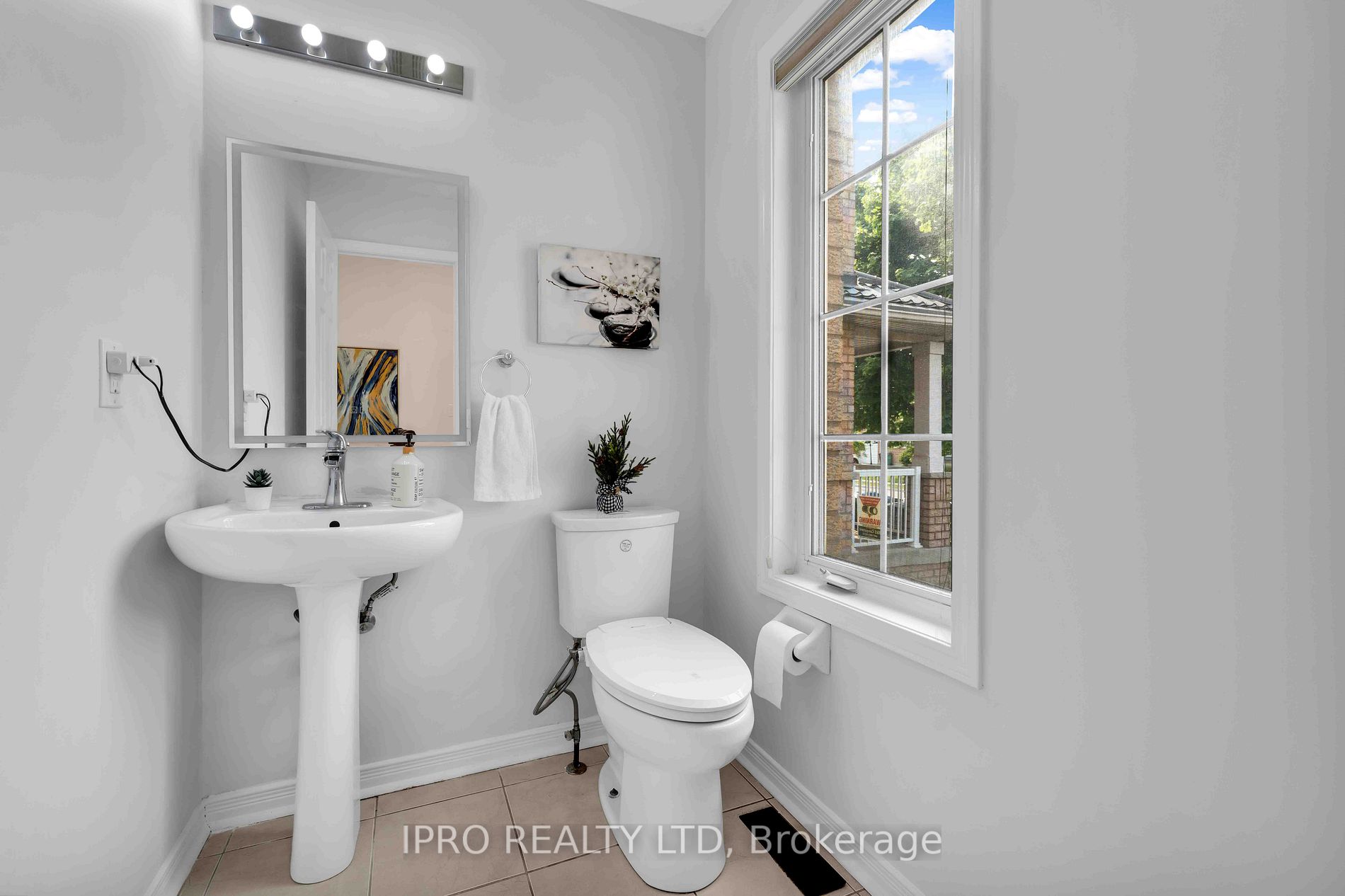 10 Milkweed Cres