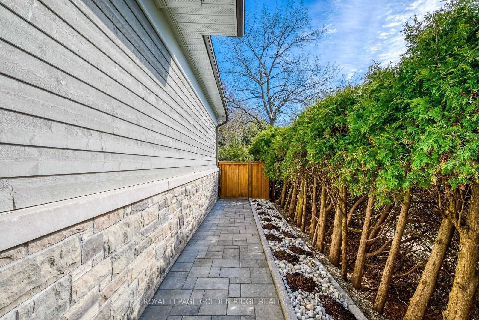 367 Maple Grove Dr