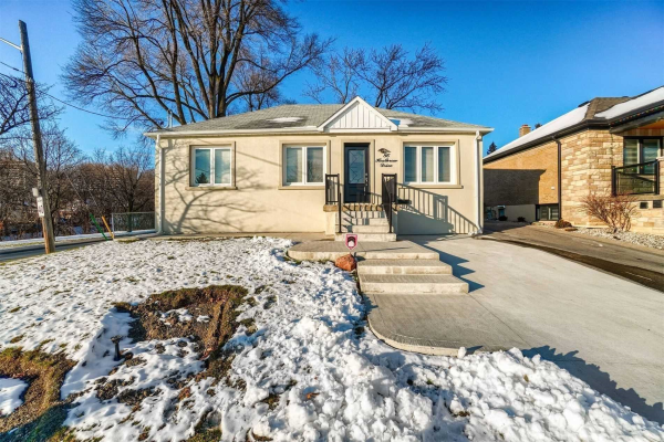 86 Heathrow Dr, Toronto