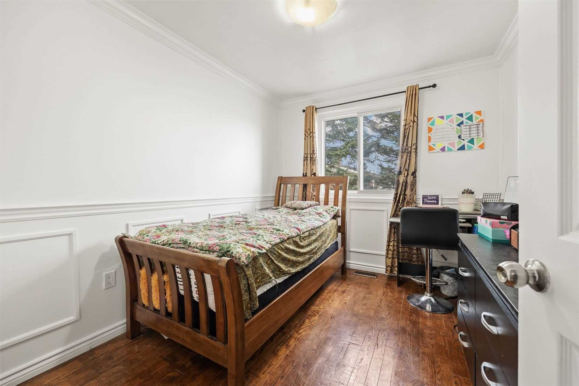 7560 Goreway Drive, #20