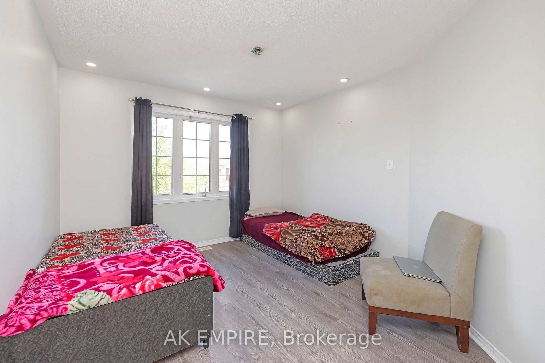 11 Grovewood Dr