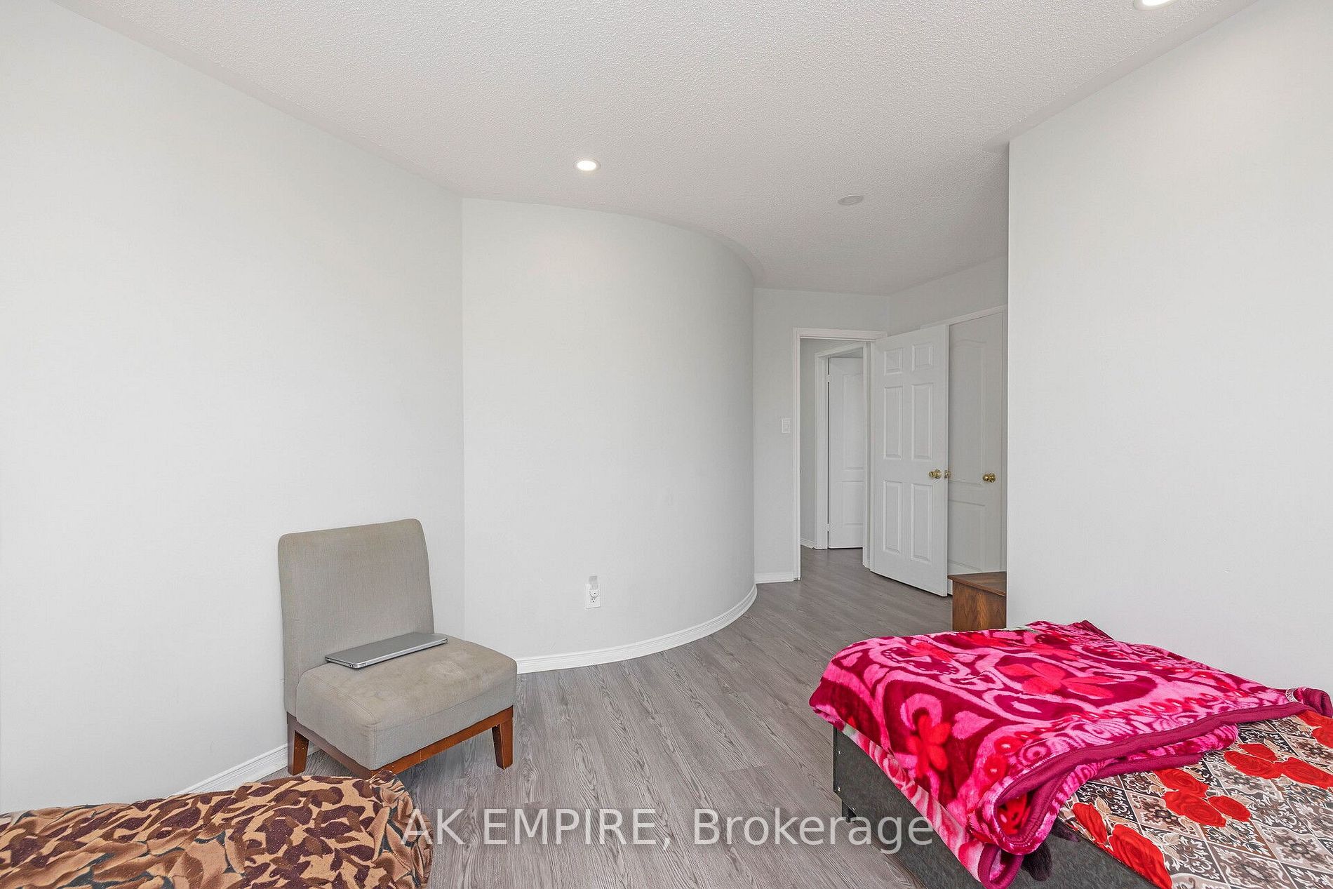 11 Grovewood Dr