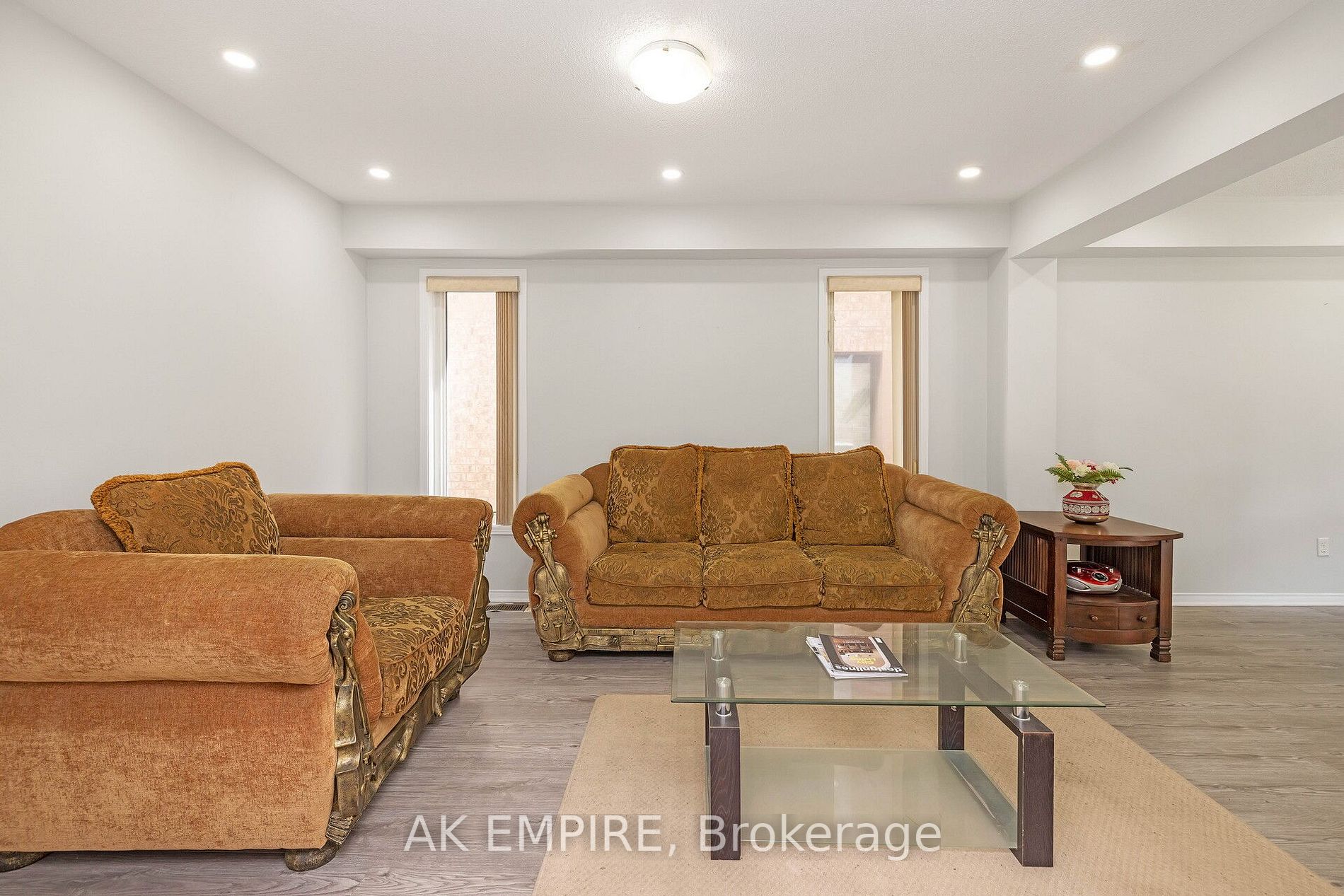 11 Grovewood Dr