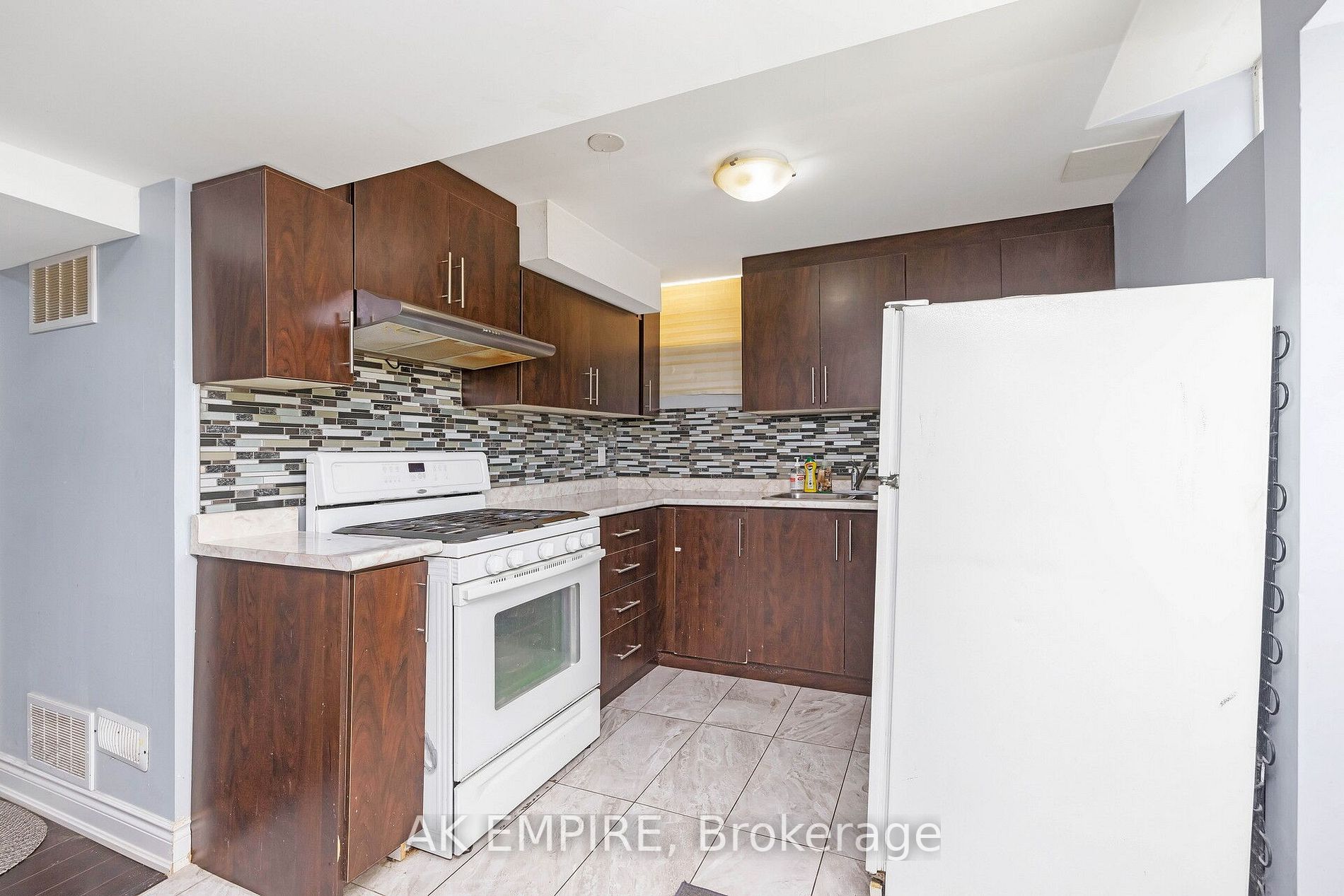 11 Grovewood Dr