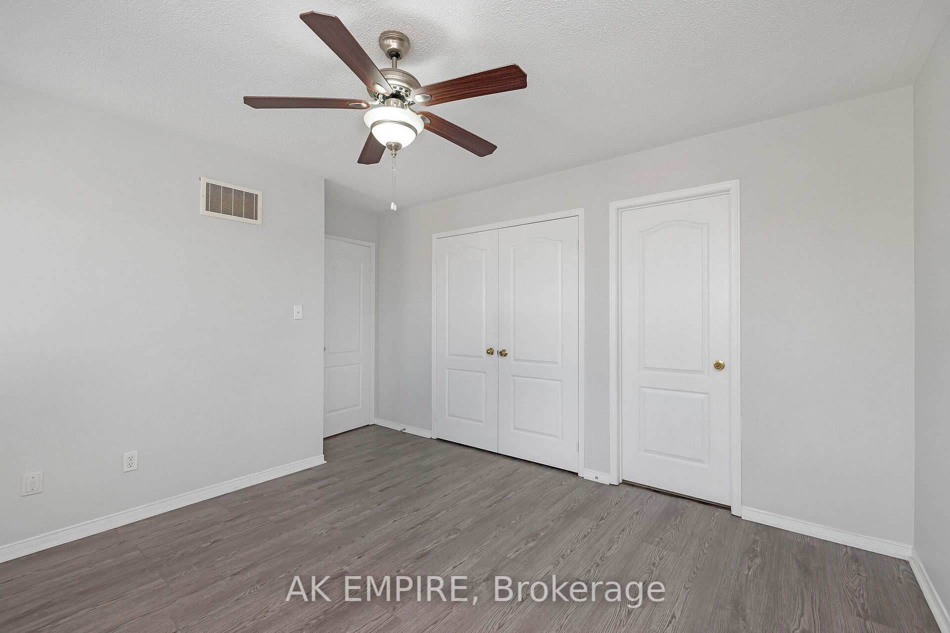11 Grovewood Dr