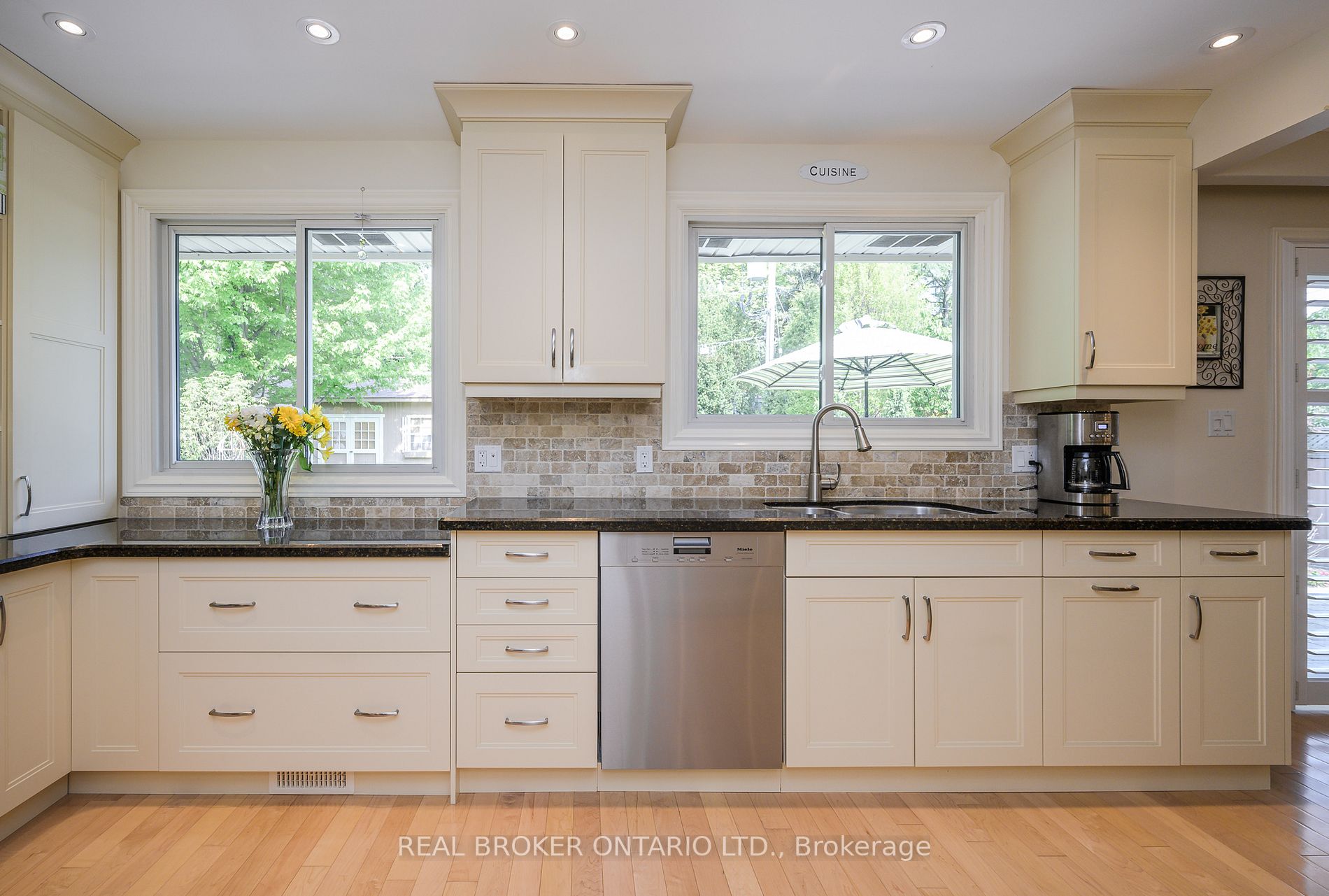 3387 Regal Road