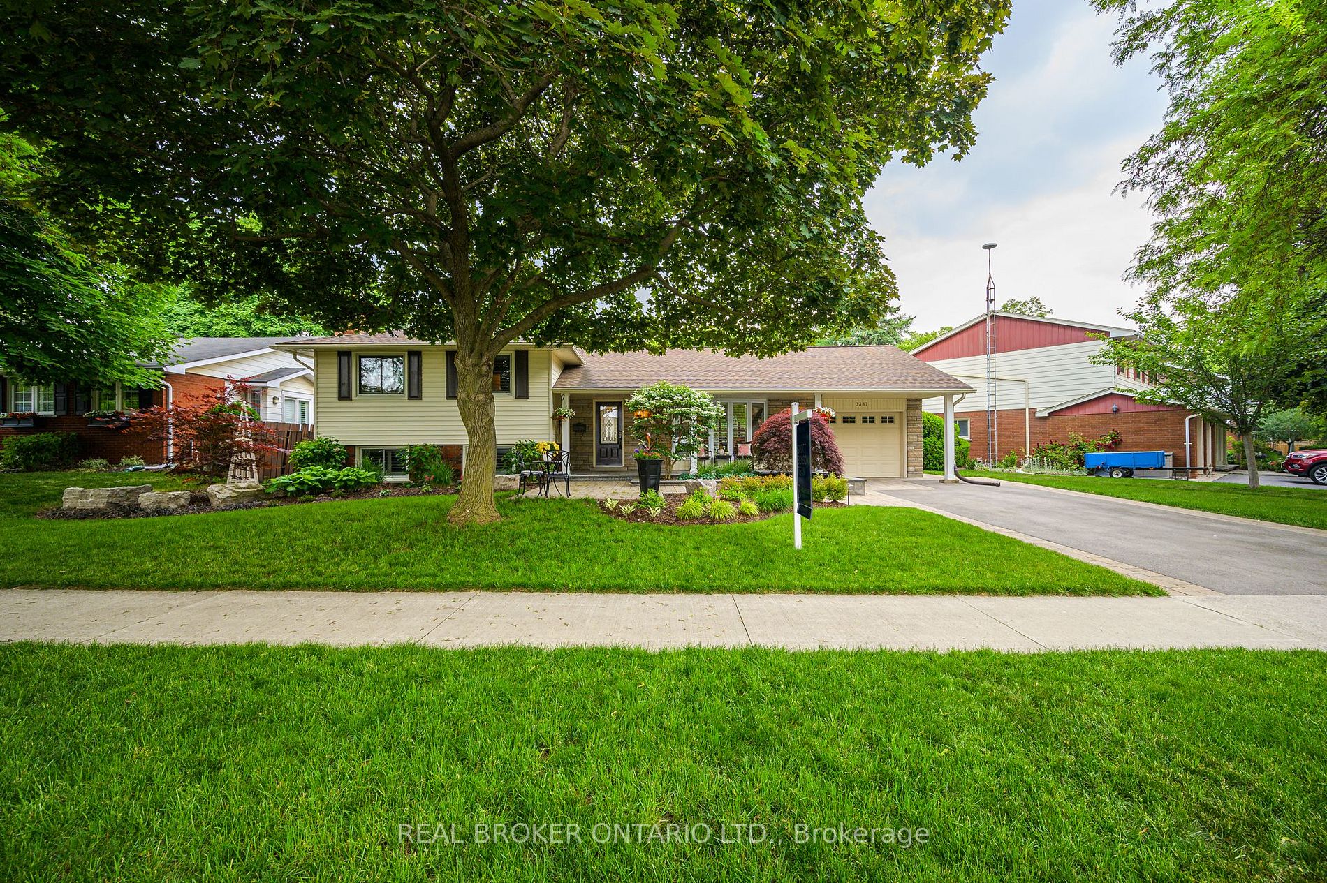 3387 Regal Road