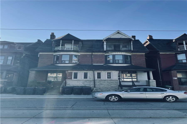 1307 King St W, Toronto