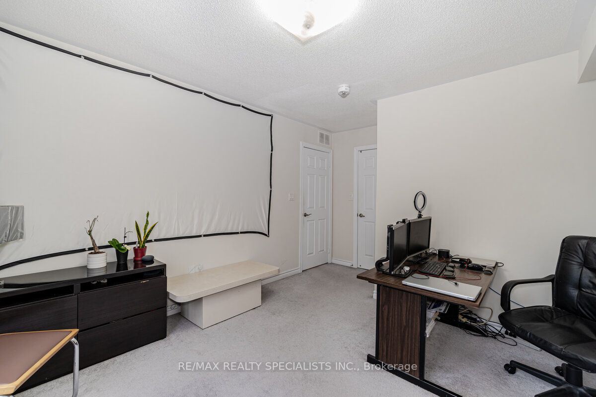200 Veterans Dr, #123