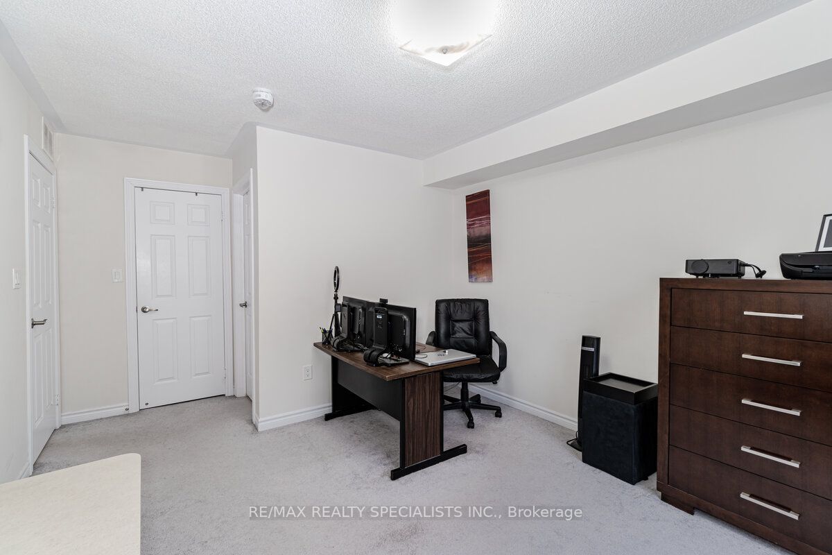 200 Veterans Dr, #123