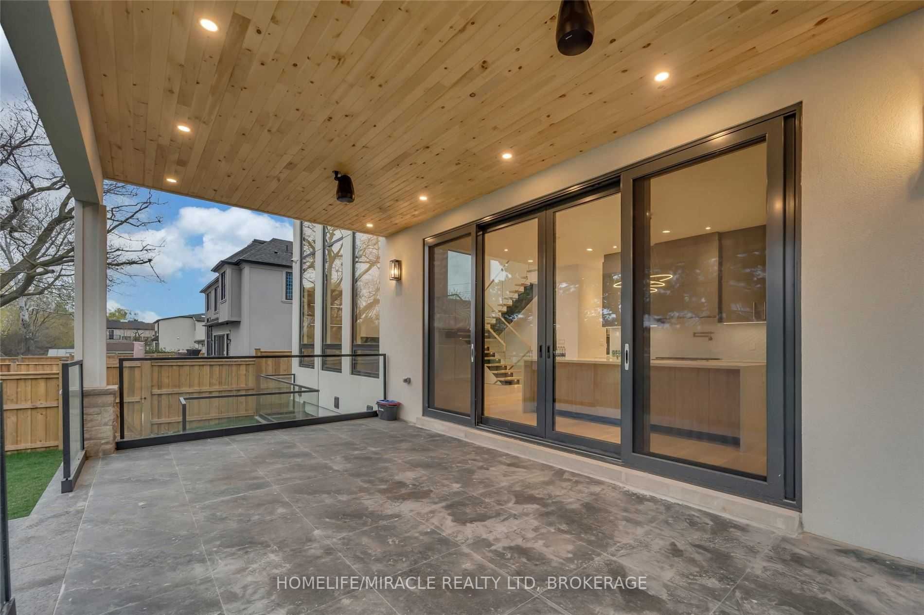 537 Warminster Dr