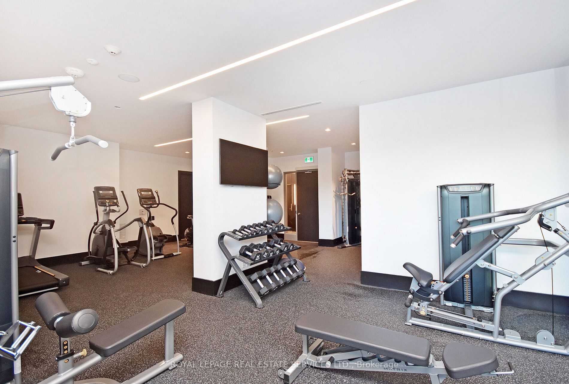 4208 Dundas St W, #323