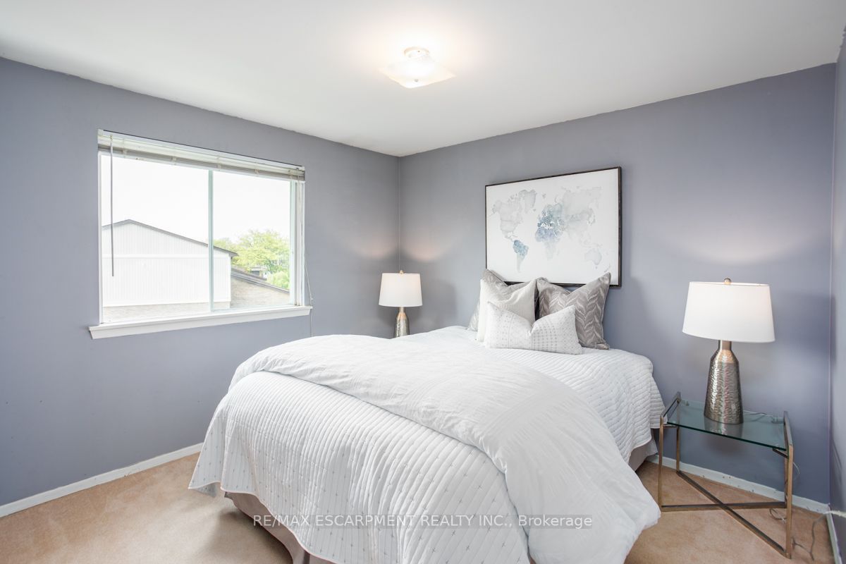 703 Briar Cres