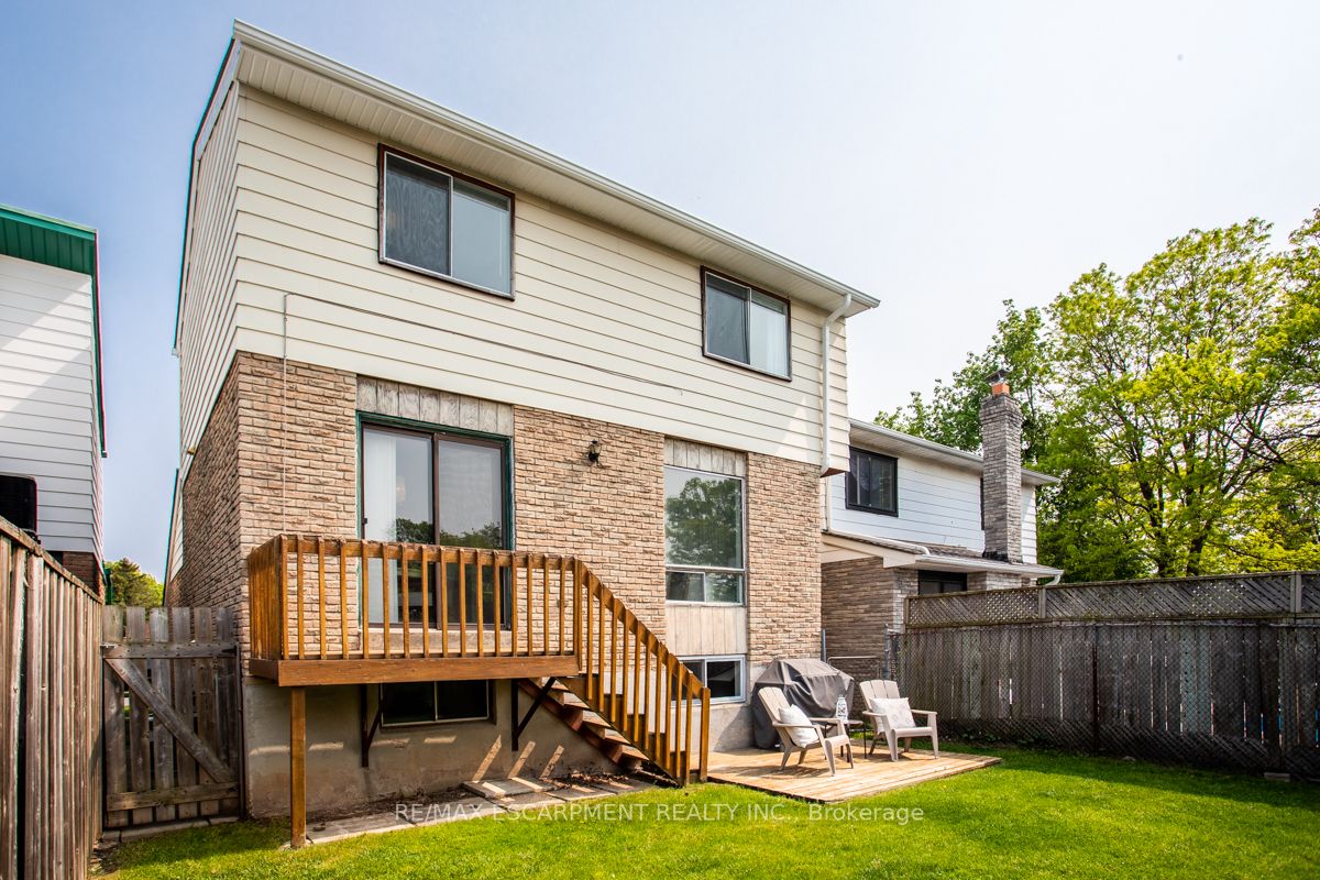 703 Briar Cres