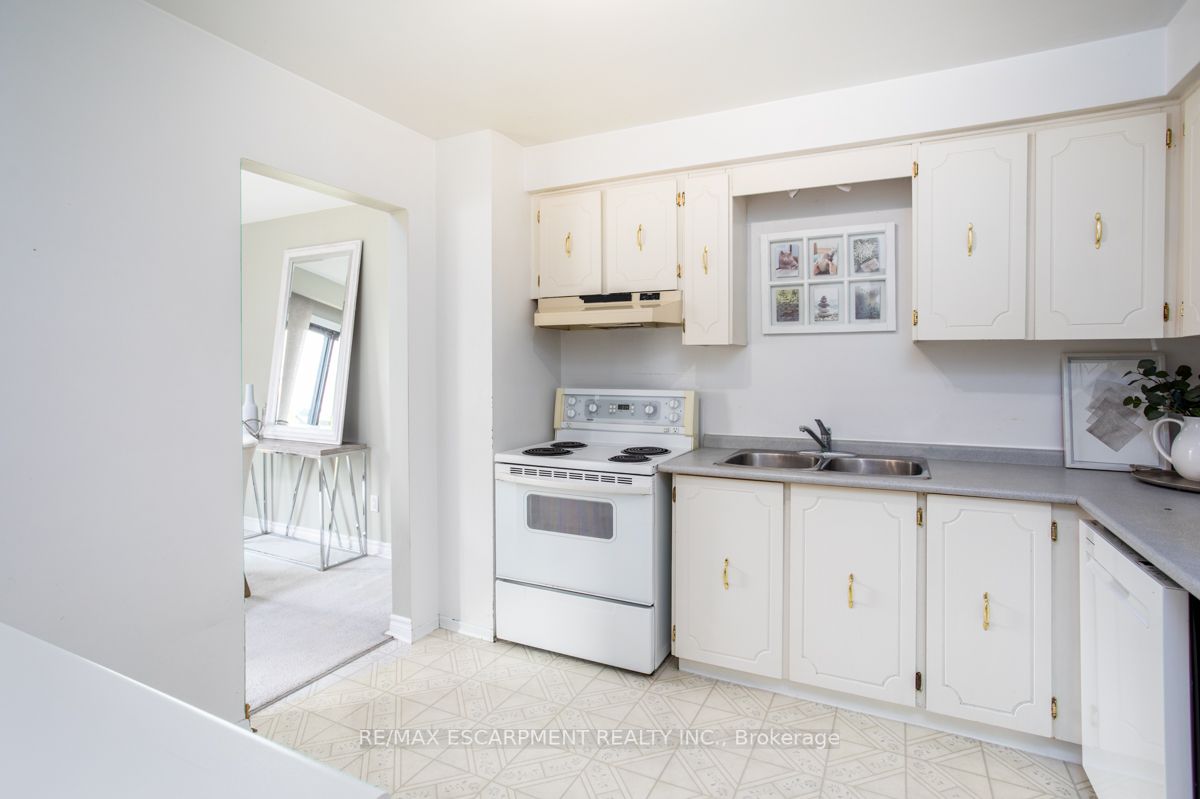 703 Briar Cres