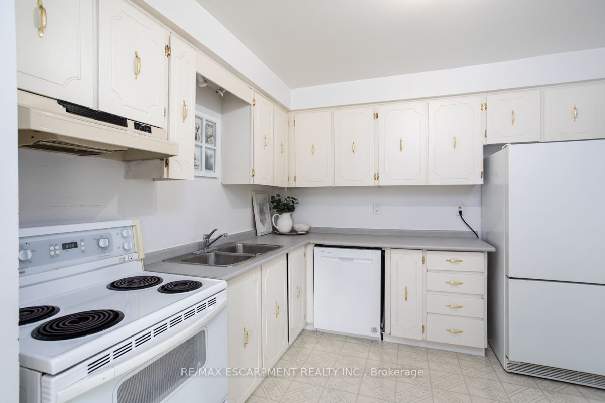 703 Briar Cres