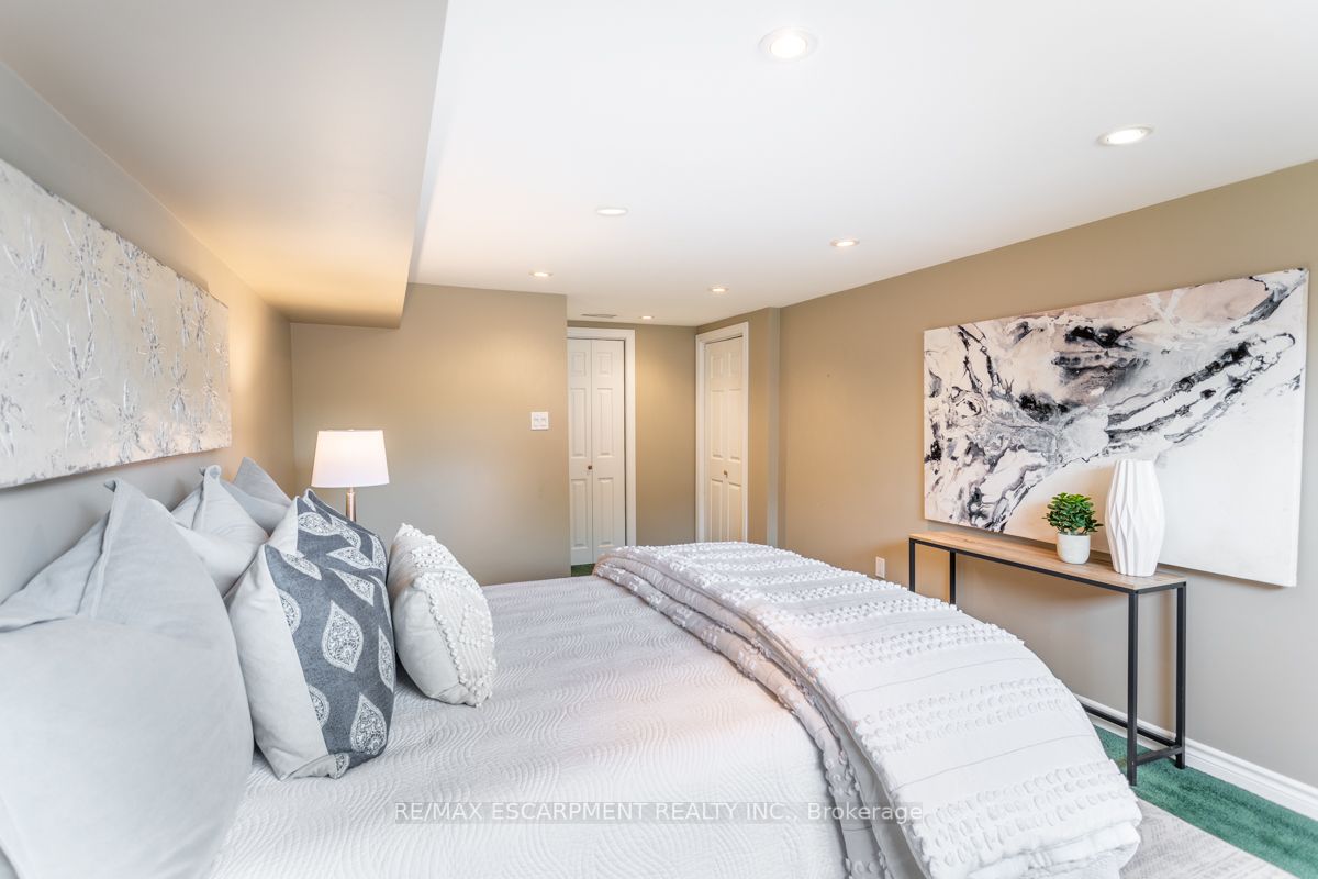 703 Briar Cres