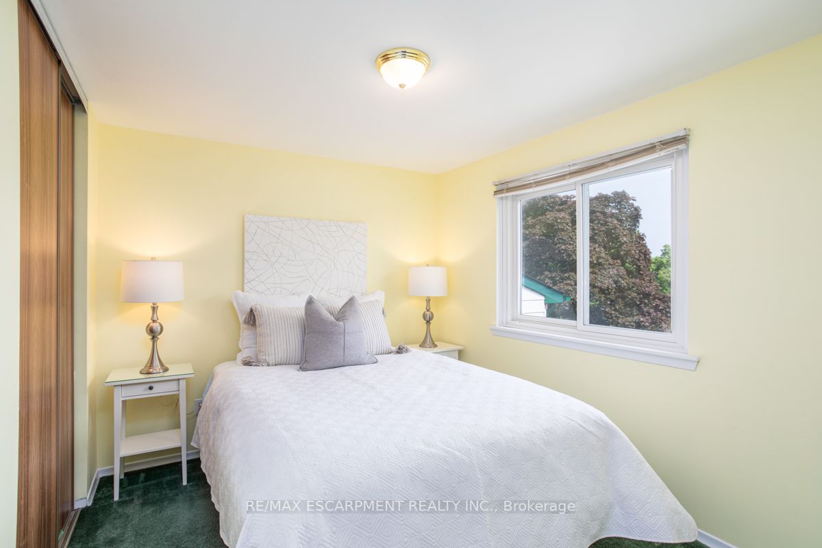 703 Briar Cres