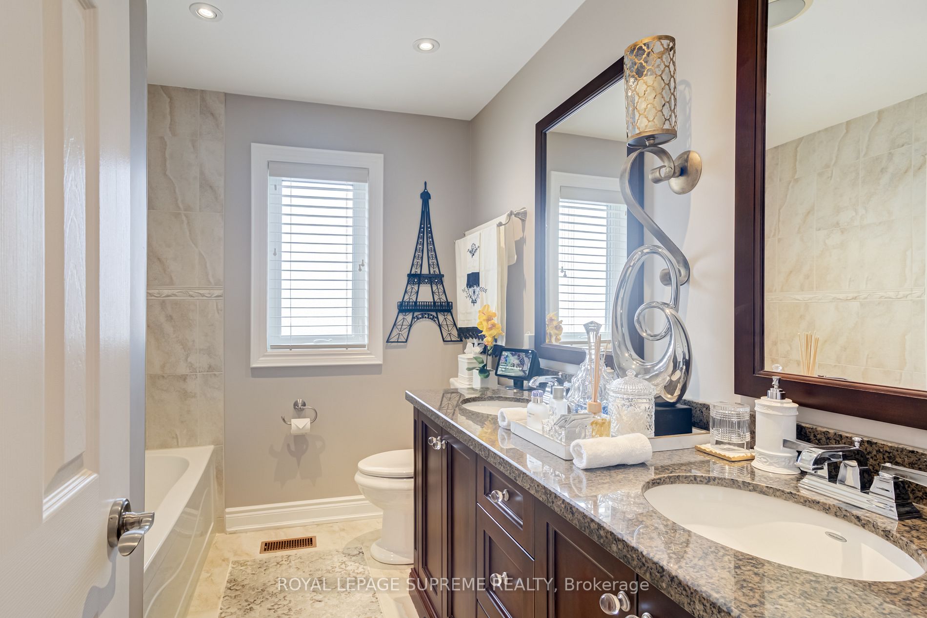 Listing W6037632 - Large Photo # 27