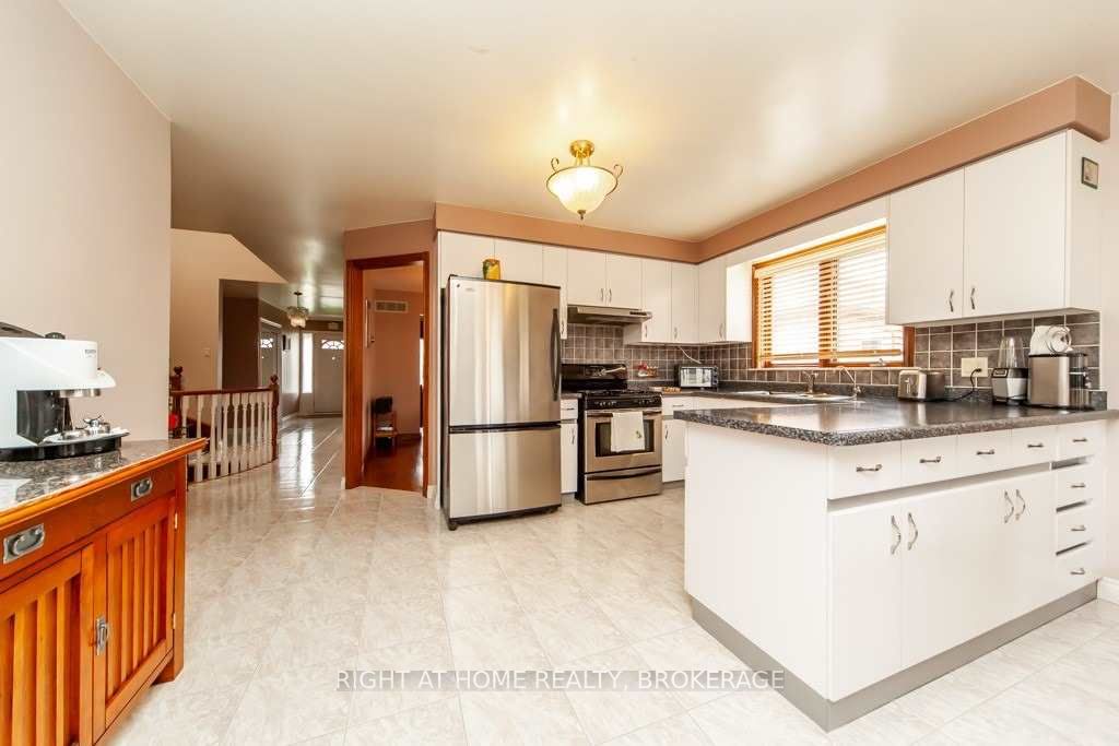 18 Palamar Rd