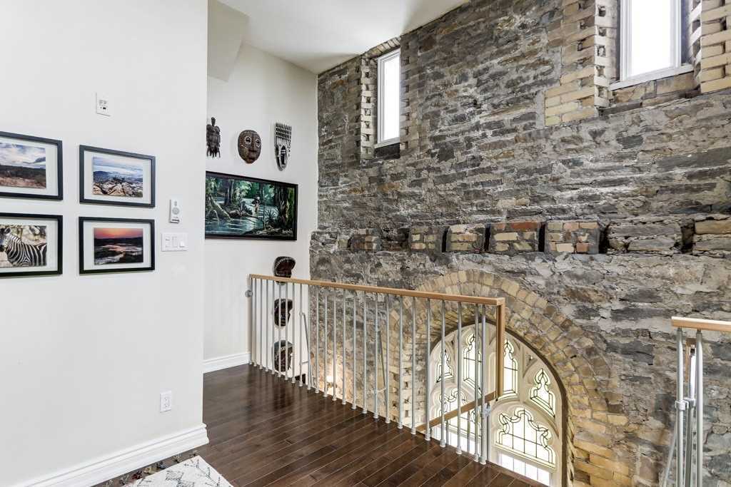 384 Sunnyside Ave, #202