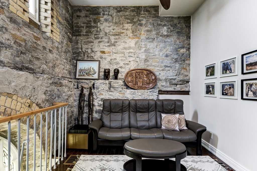 384 Sunnyside Ave, #202