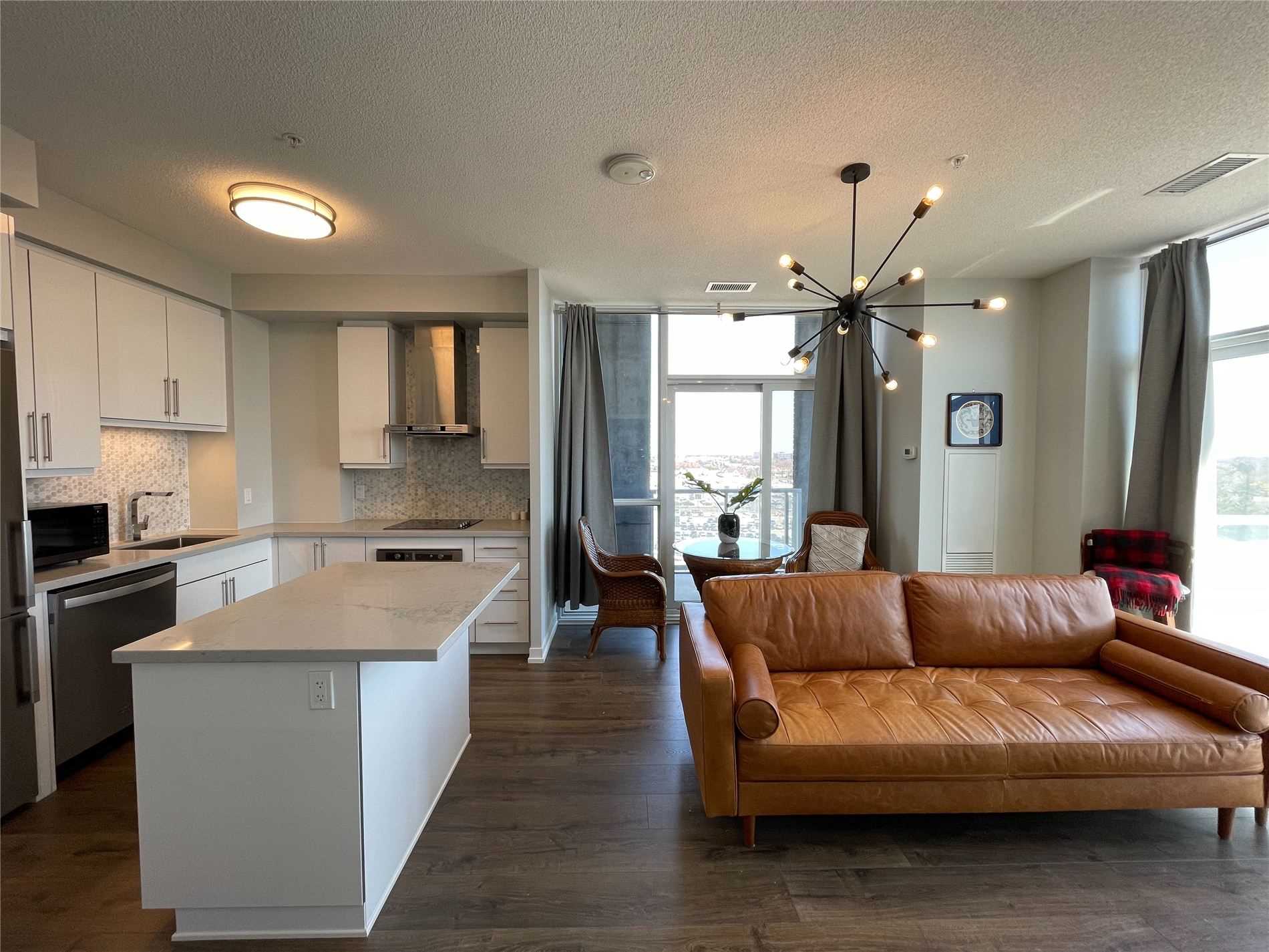 2093 Fairview Street, #904