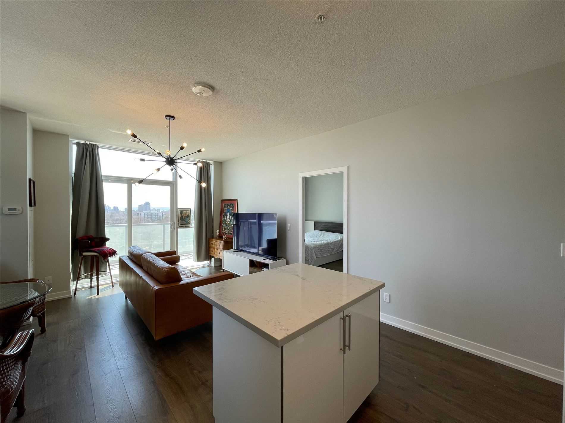 2093 Fairview Street, #904