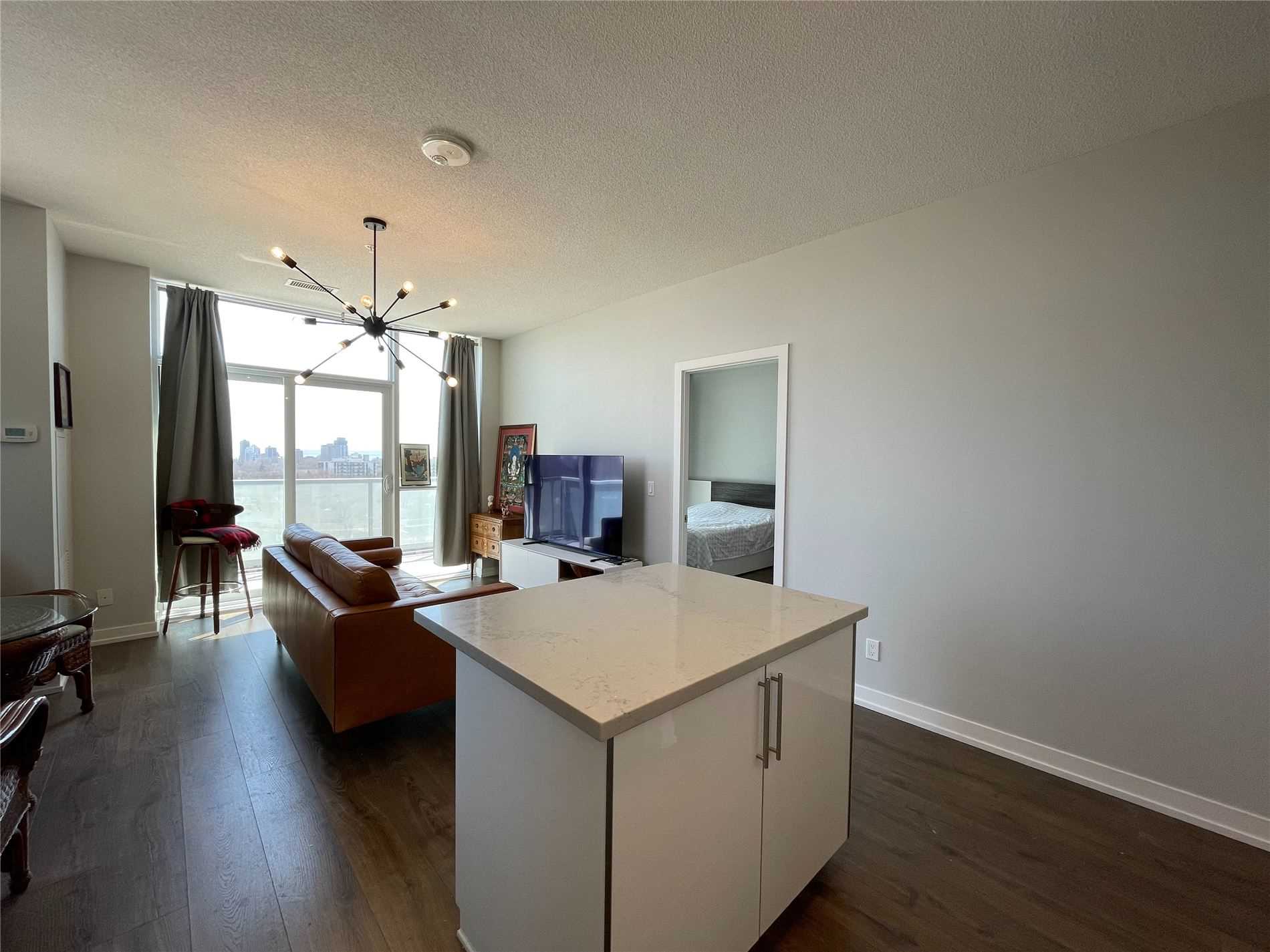2093 Fairview Street, #904