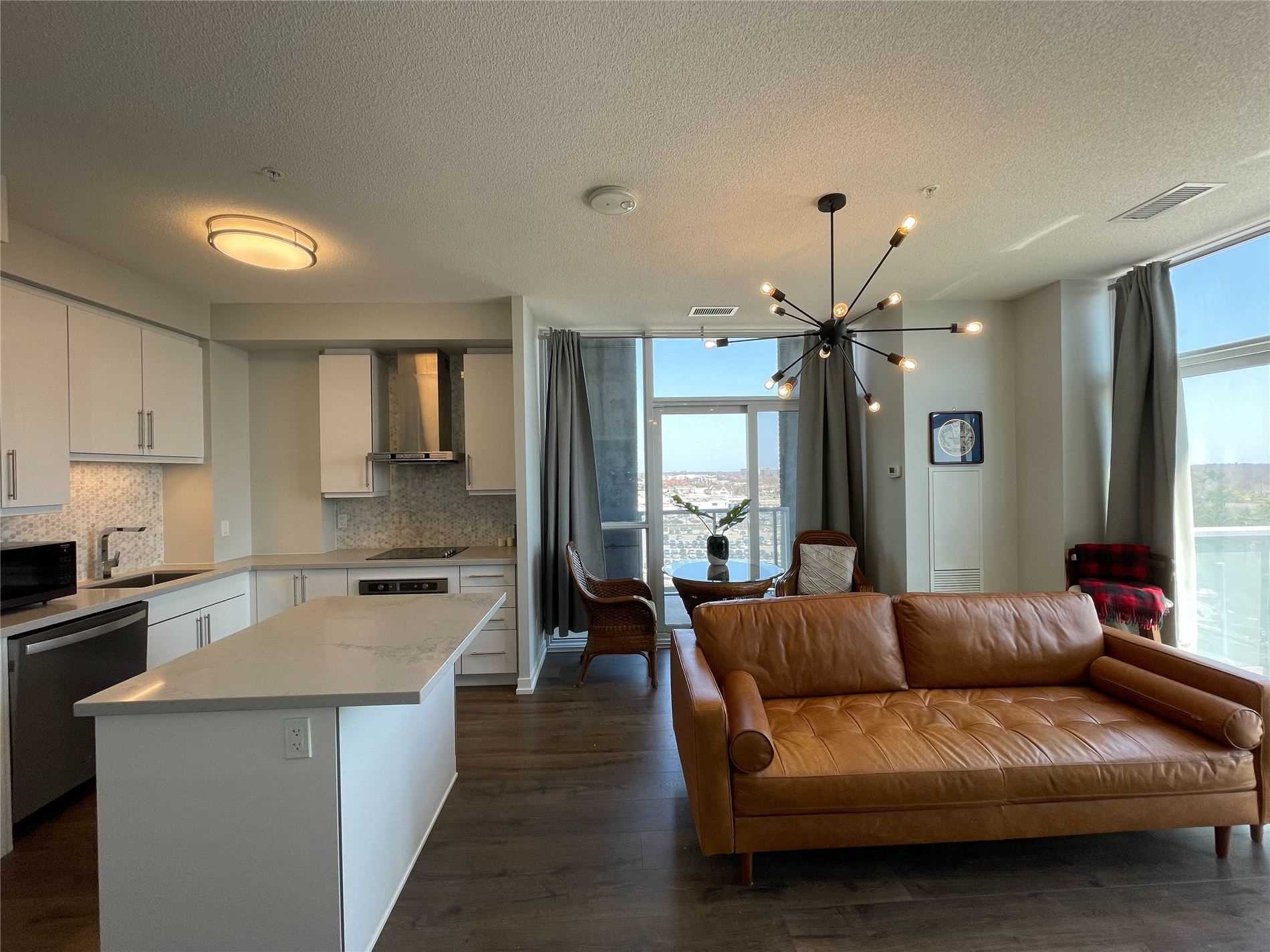 2093 Fairview Street, #904