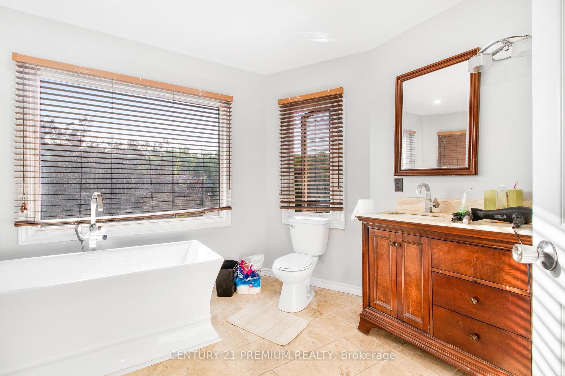 24 Vogue Cres