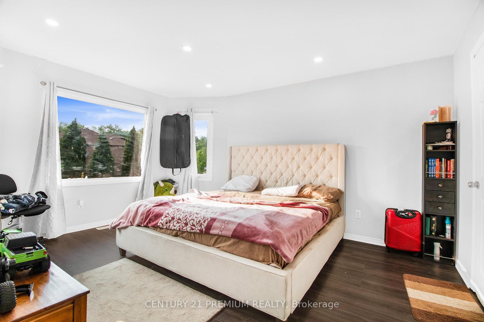 24 Vogue Cres
