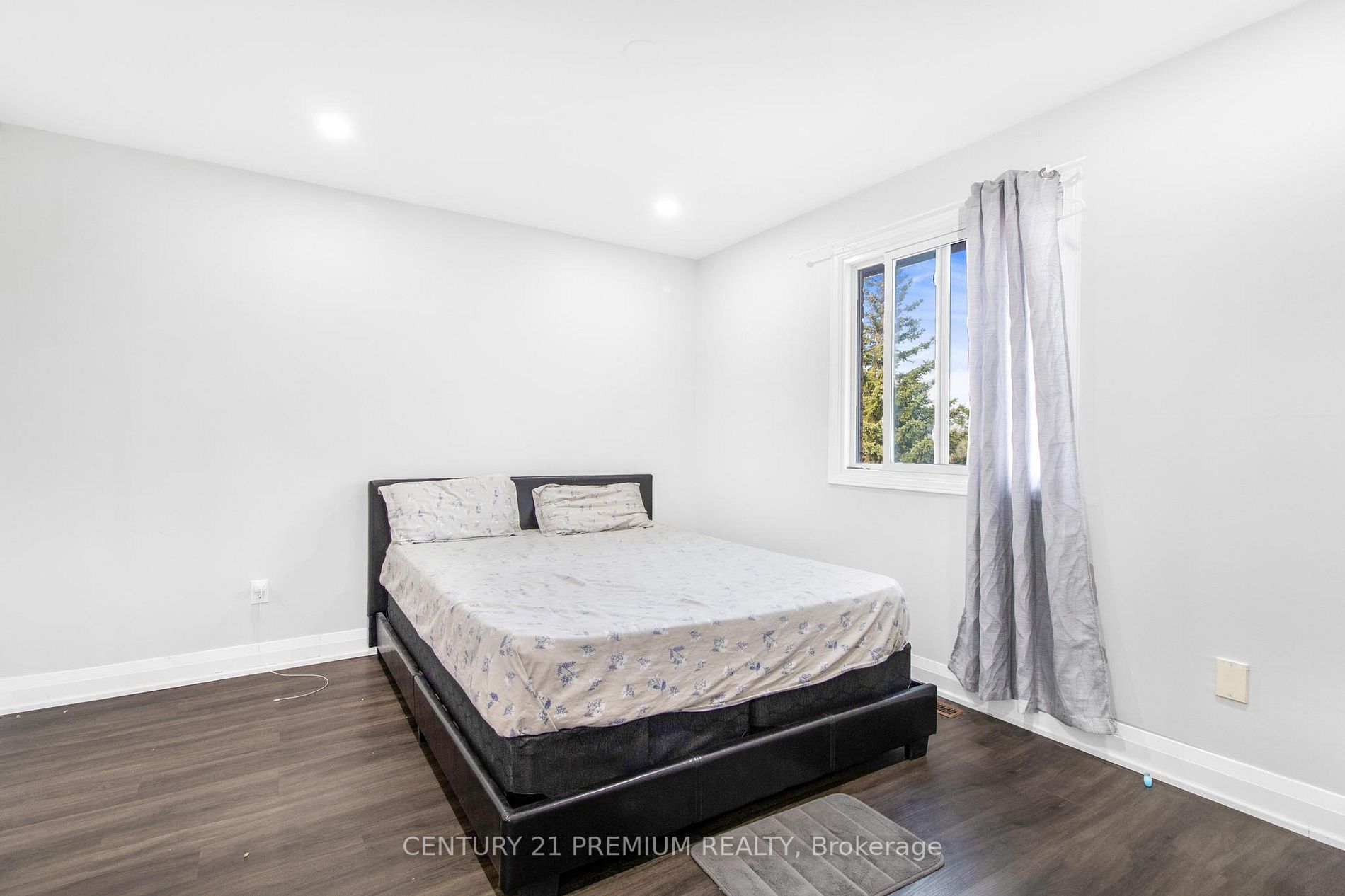 24 Vogue Cres