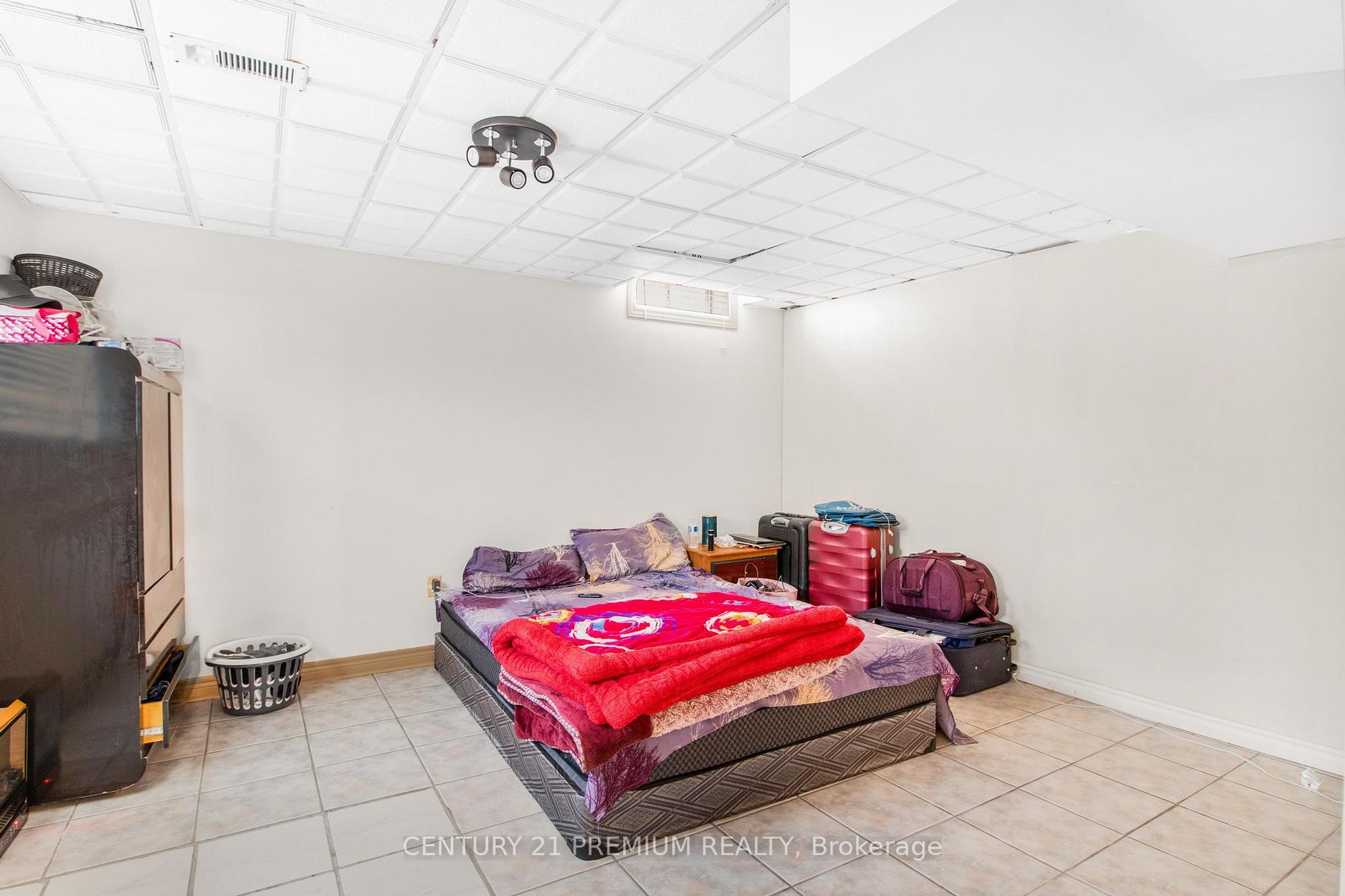 24 Vogue Cres