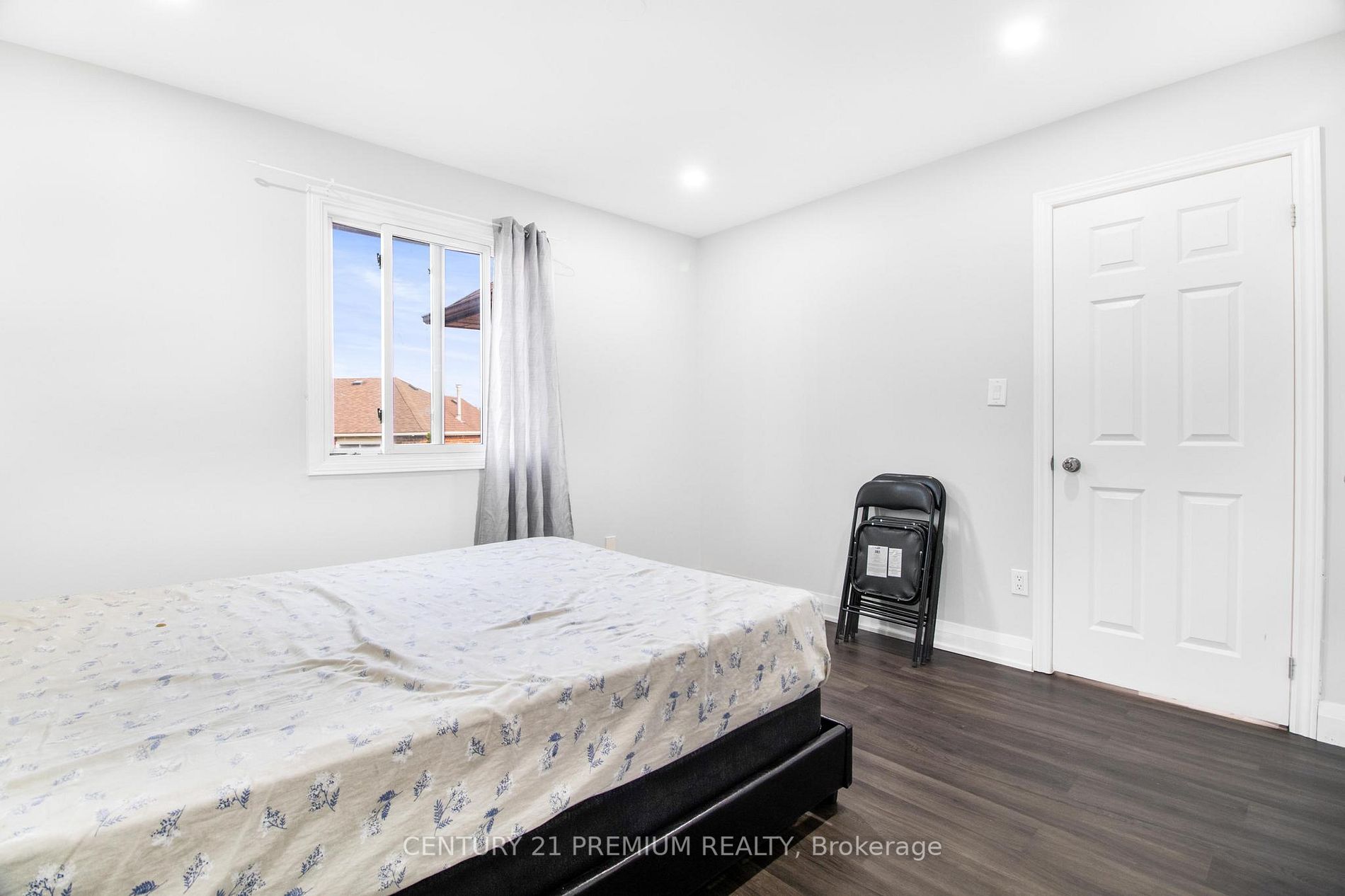24 Vogue Cres