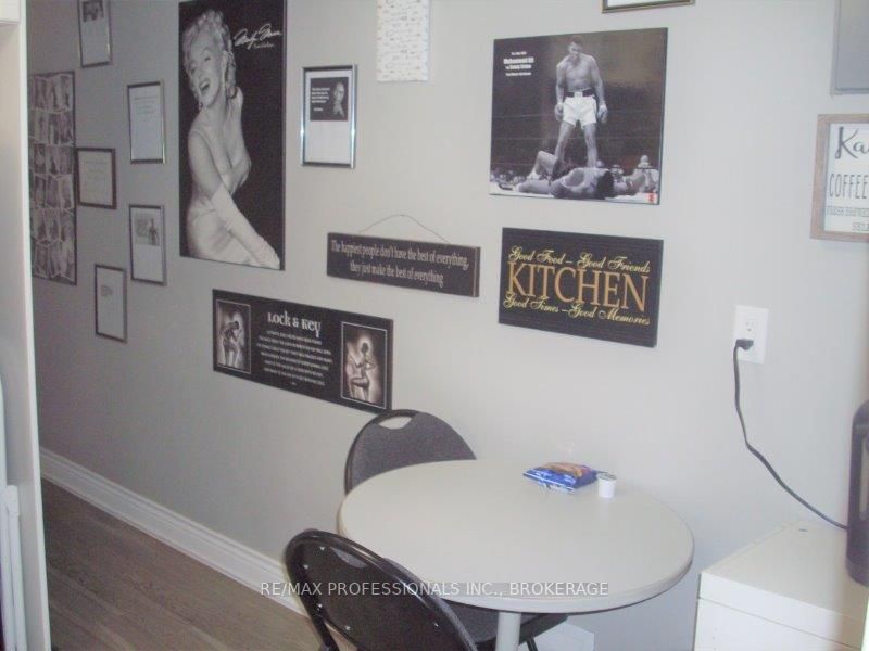 Listing W6038901 - Large Photo # 14