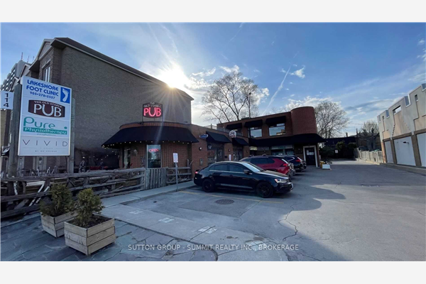 114 Lakeshore Rd W, Mississauga