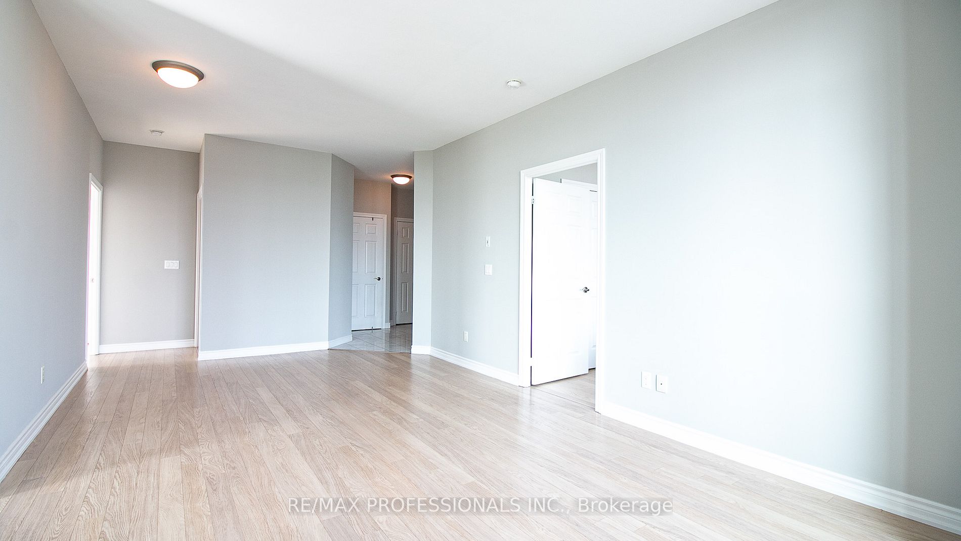 1135 Royal York Rd, #917