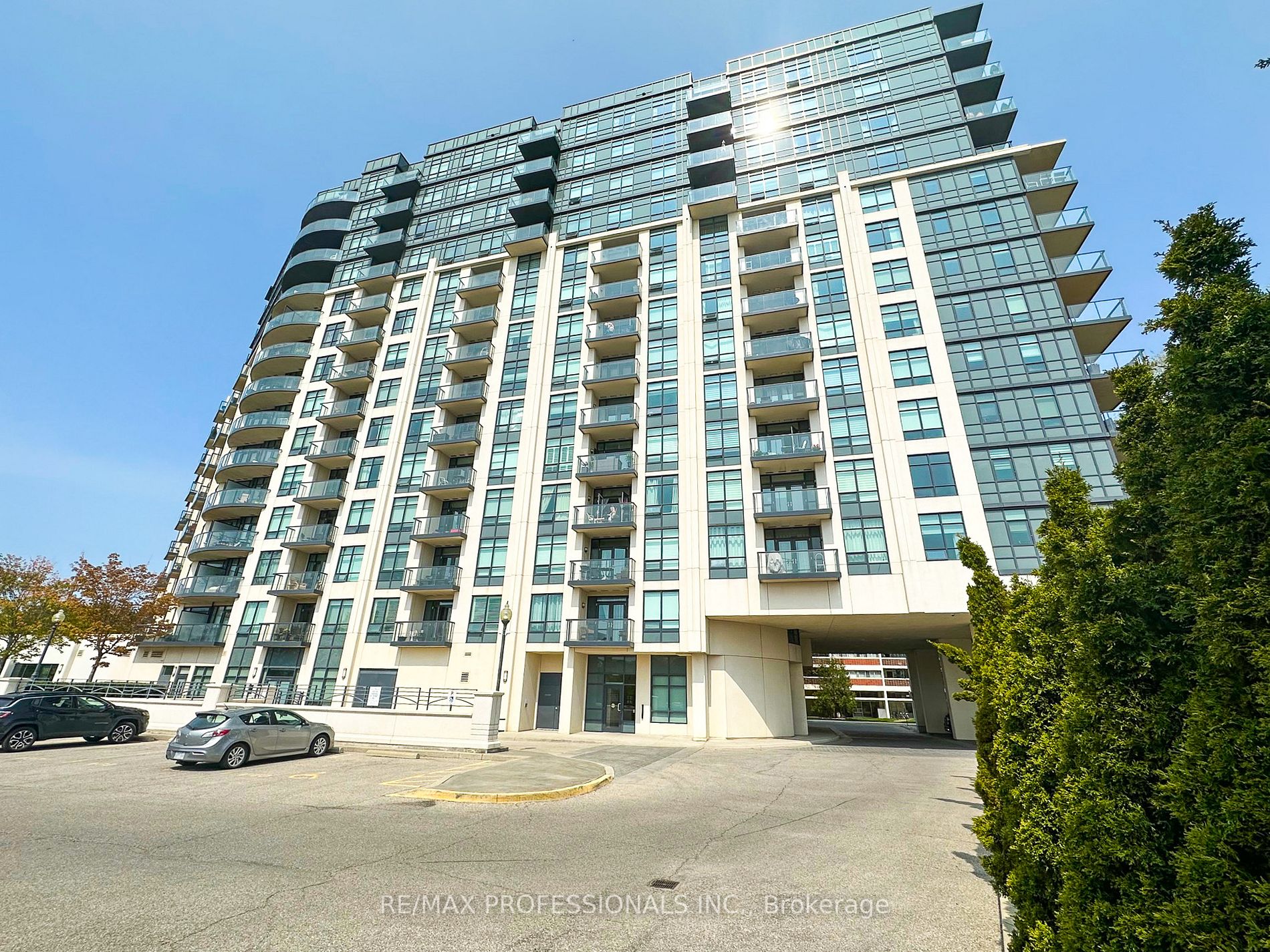 1135 Royal York Rd, #917