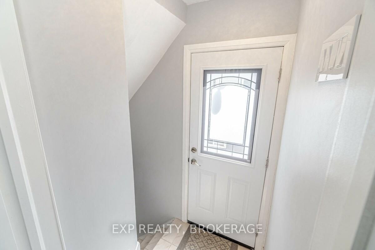 90A Bicknell Avenue