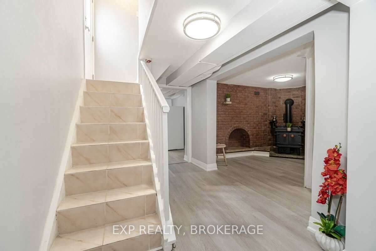 90A Bicknell Avenue