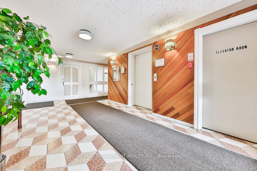 Listing W6040552 - Large Photo # 3